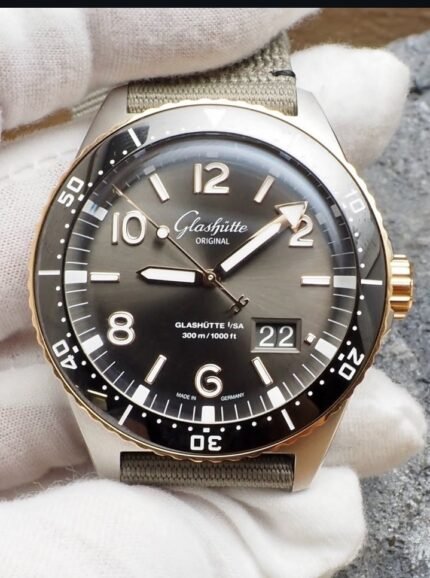 Glashütte Original SeaQ Panorama Date 43,2 mm – Acier et Or – Cadran Gris Bicolore – Boîte et papiers